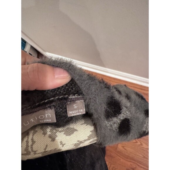 NEW Animal Print Cardigan Size Small Thick Fuzzy Cozy Urban Pockets CYRUS - Picture 6 of 7